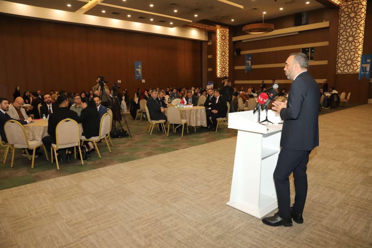 Konya’da gençlerin geleceği için 20 masa kuruldu, iş hayatından beklentileri konuşuldu 4